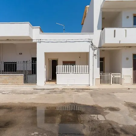 شقة 10 Metri Dal Mare Casa Rita *