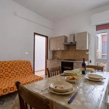 10 Metri Dal Mare Casa Rita *